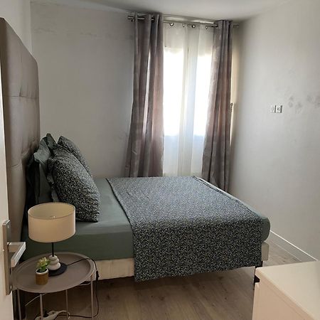 Tres Joli Appartement Mignon Confortable A Paris Villeneuve-La-Garenne Exteriör bild